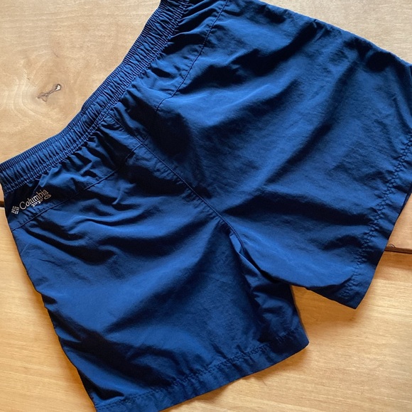 Girl’s Columbia PFG Omni-Shade shorts, Navy, size L (14/16) - Picture 3 of 10